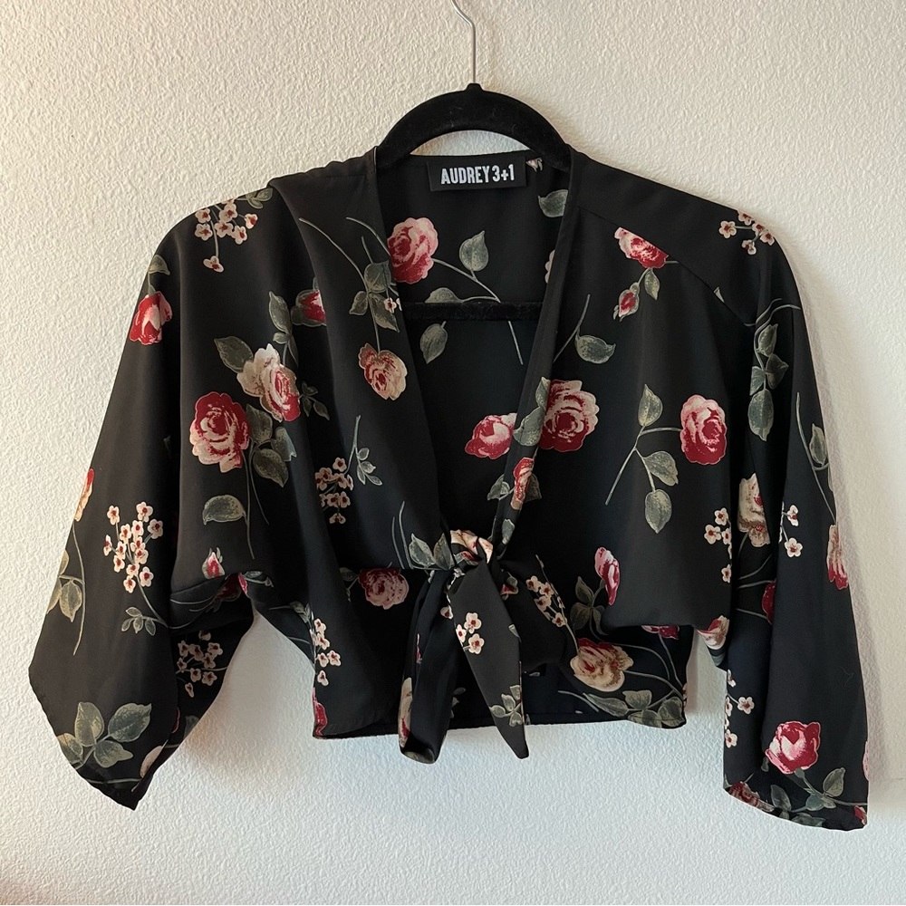 BRAND NEW Black Floral Tie Crop Top (S)
